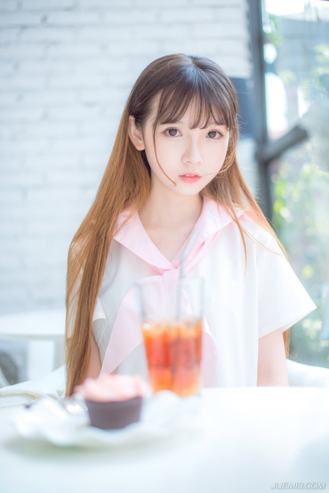 别抱怨生活的无聊生活嘛，就是无聊中自己找些乐子。我可以被打败但我不允许自己爬不起来。